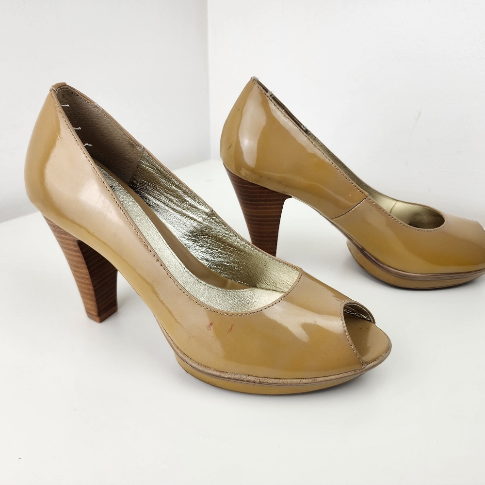 Sofft Ramona II Pump Heel Women's Sz 9.5M Tan Patent Leather Peep Toe